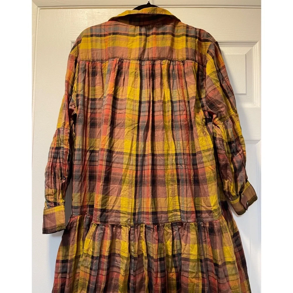 Long-Sleeve Tiered High-Low
Dress - Picture 9 of 10